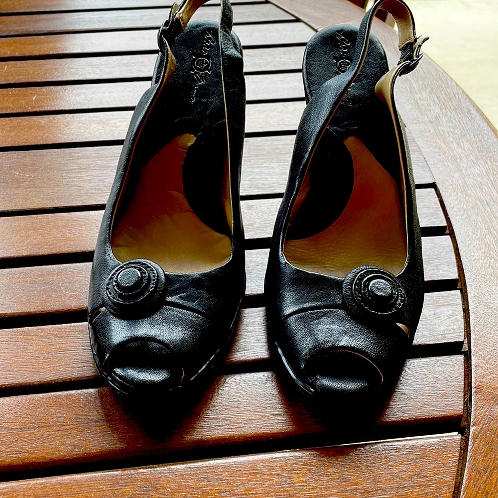 Heel shoes